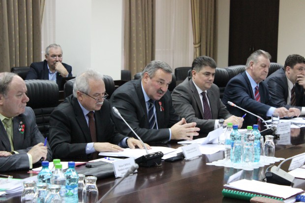 Comisia naţională pentru consultări şi negocieri colective s-a &icirc;ntrunit &icirc;n prima şedinţa din anul 2016